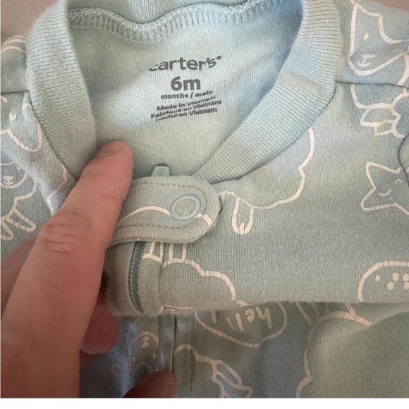 Baby bundle - 3 sleepers, one 2 price jammie set, and one sweater - Picture 8 of 11